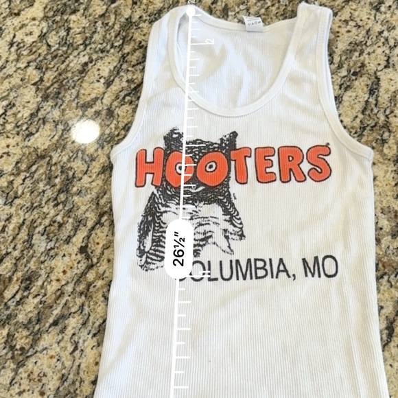 HOOTERS Columbia MO Missouri tank Size Large - Picture 6 of 7